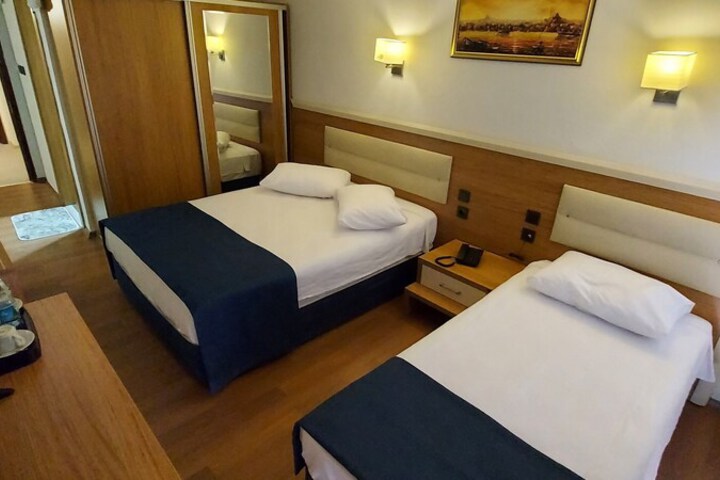 Room 2 of 36