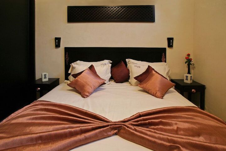 Room 2 of 33
