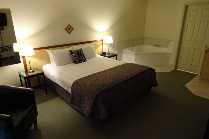 Room 5 of 37