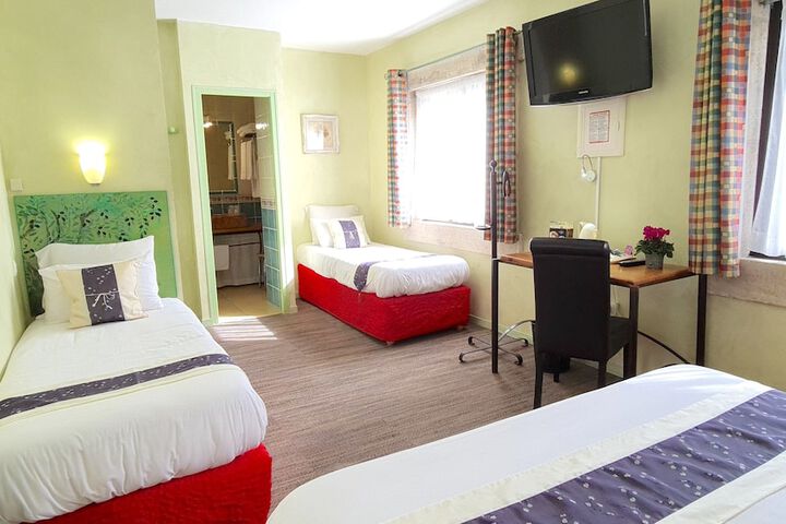 Room 18 of 49
