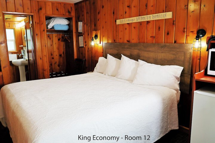 Room 44 of 341