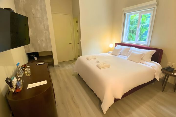 Room 8 of 50