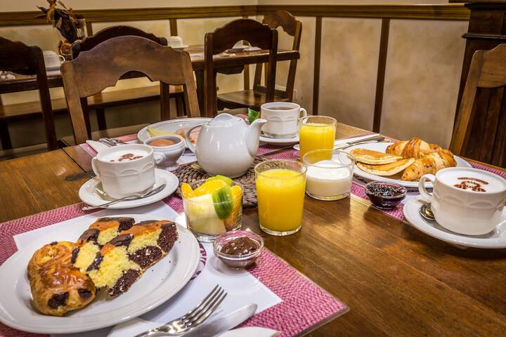 Breakfast/Coffee Service 46 of 60