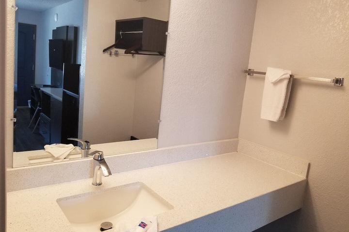 Bathroom sink