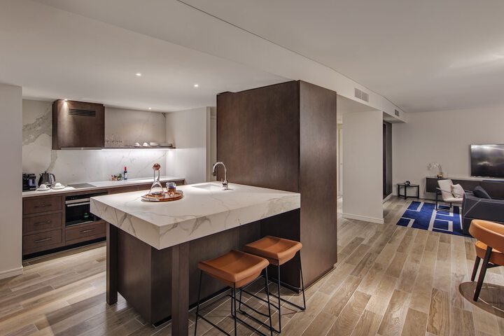 Room 10 of 50
