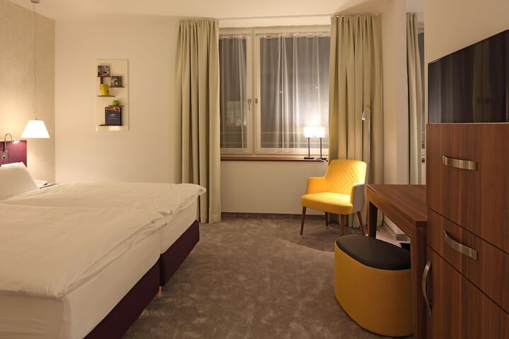 Room 10 of 64