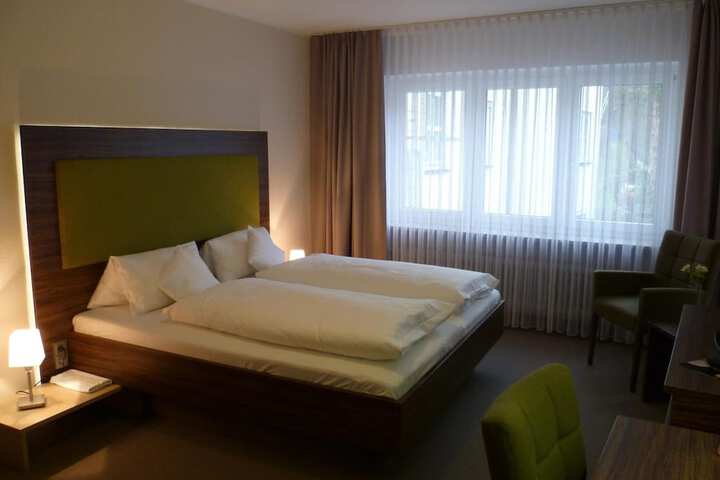 Room 8 of 41