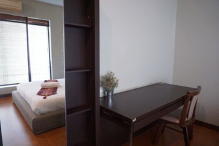 Room 30 of 42