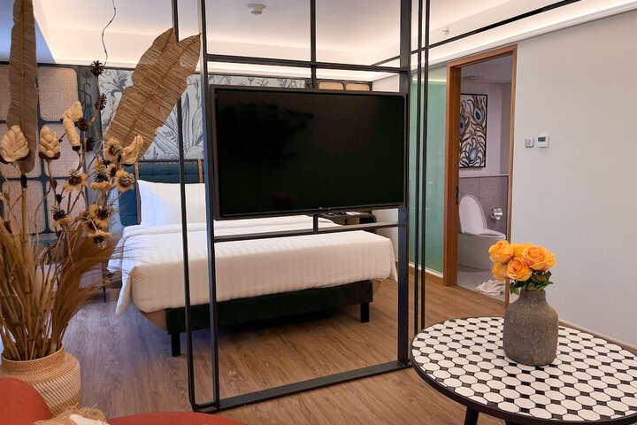 Room 18 of 68