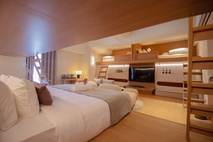 Room 34 of 59