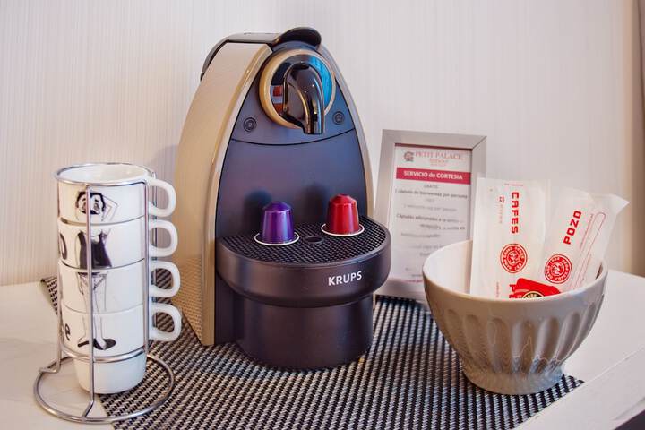 Breakfast/Coffee Service 34 of 62