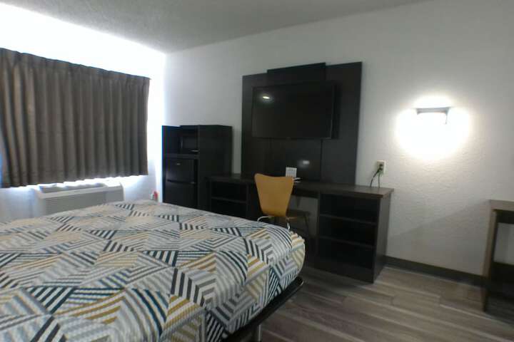 Room 8 of 71