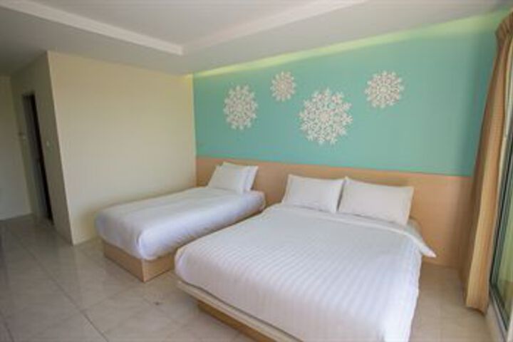 Room 10 of 34