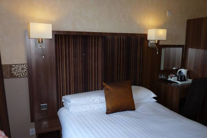 Room 4 of 34