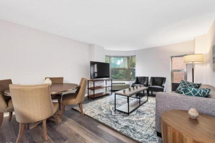 New Convenient 2BR by Reserve Rentals in Chicago, IL