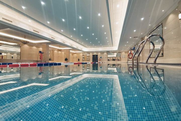 Pool 40 of 79