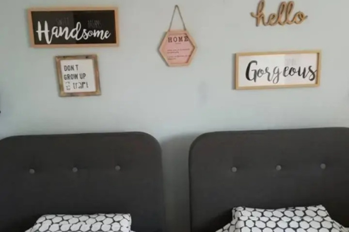 Room 7 of 9