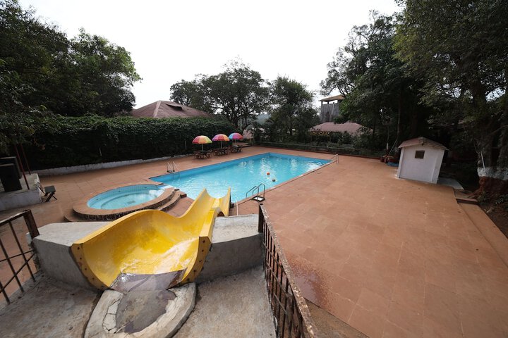 Pool 40 of 84