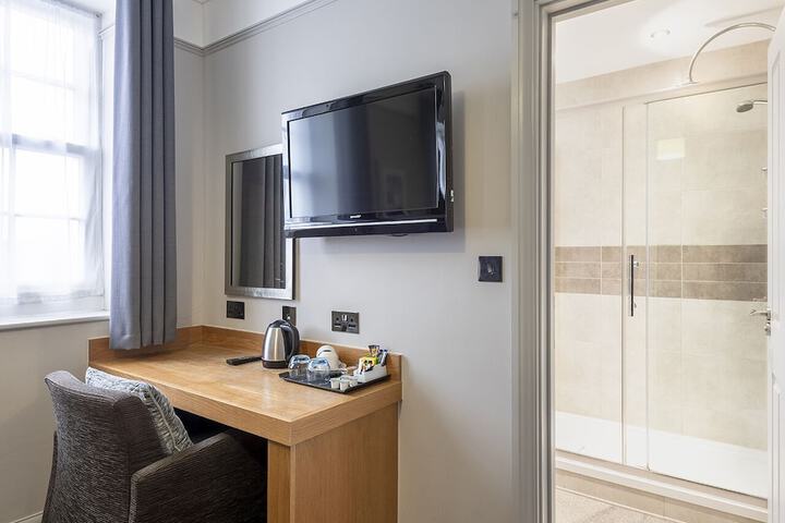 Room 37 of 117