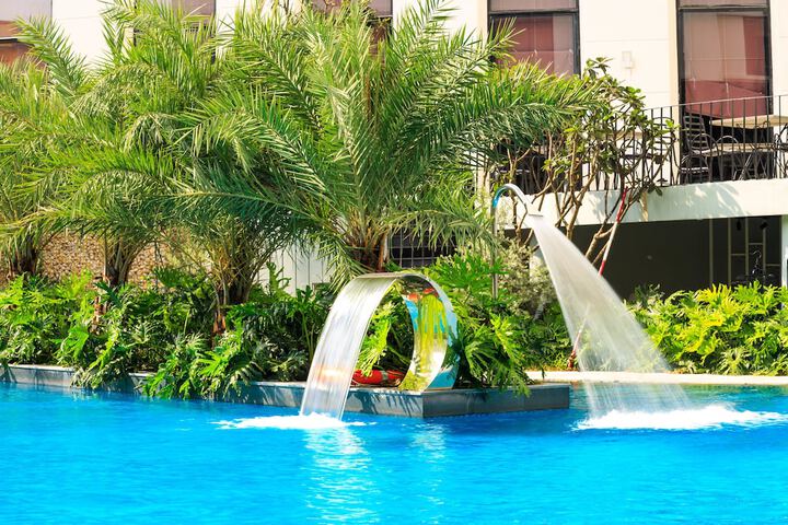 Hotel with Pool