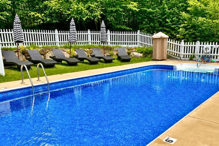 Pool 370 of 431