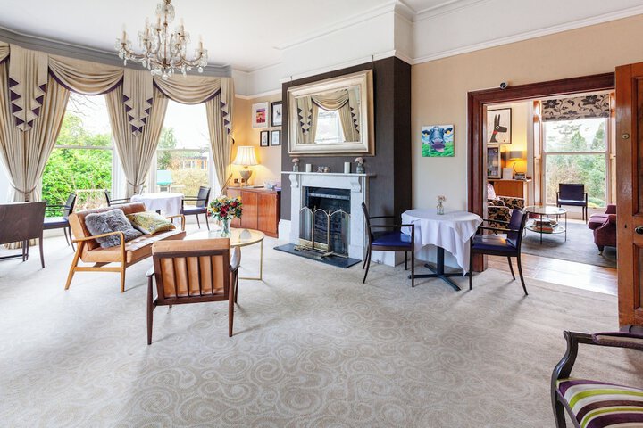 Lounge 165 of 205