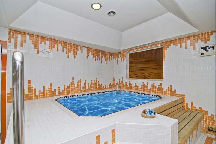 Pools & Facilities