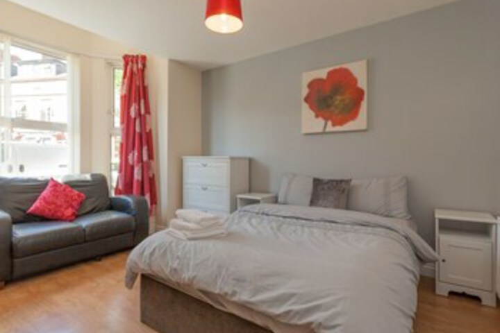 Room 15 of 27