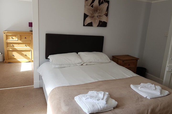 Room 4 of 50