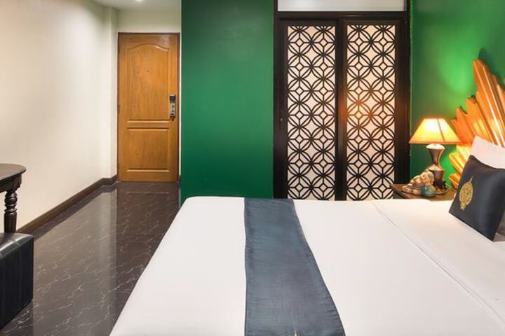 Room 18 of 47