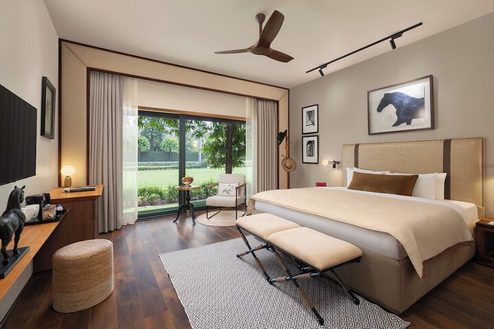 Room 10 of 26