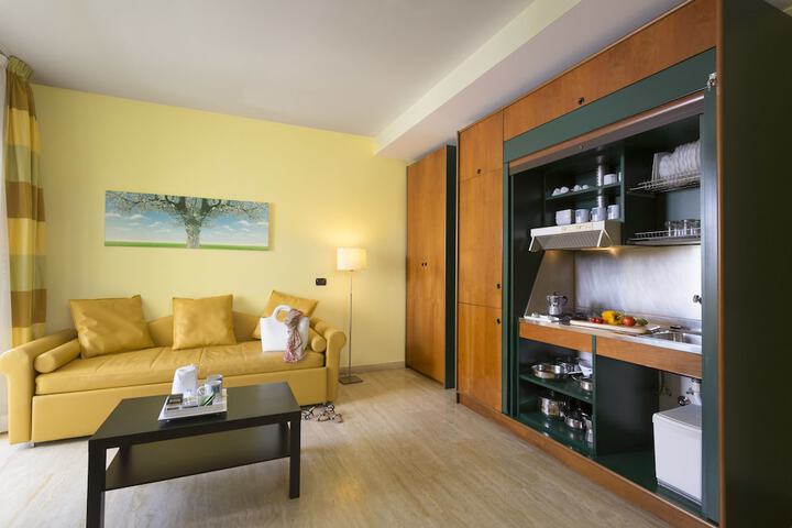 Private kitchenette