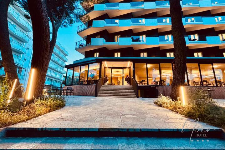 HOTEL NOIR - Free Brunch & Breakfast Until 13-00 - Vicinissimi a Mirabilandia