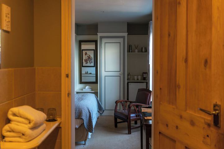 Room 14 of 94