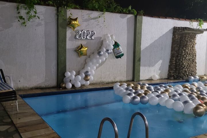 Pool 90 of 149