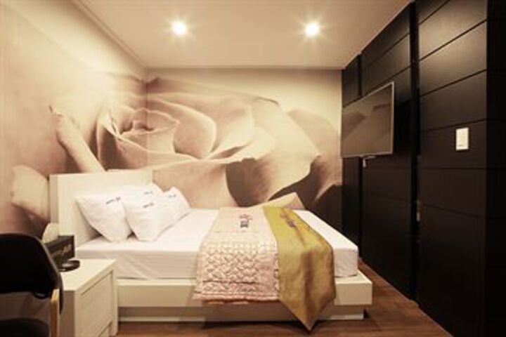 Room 15 of 30