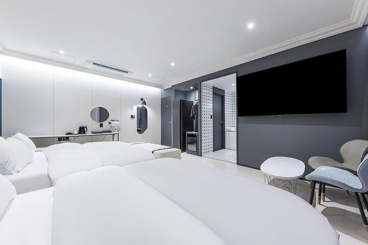 Room 54 of 72