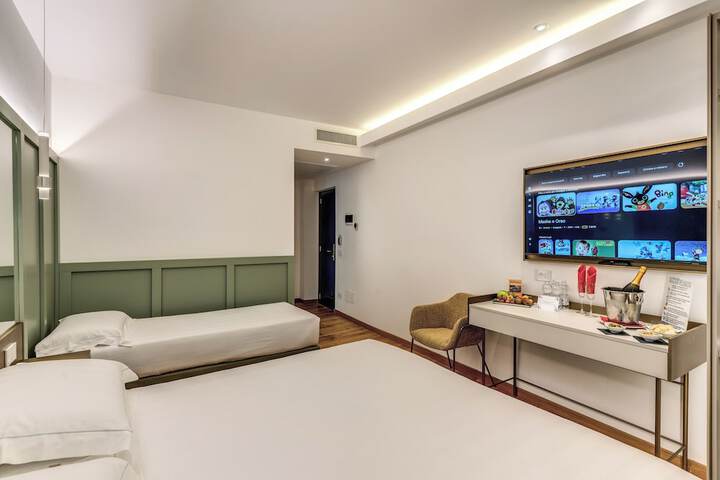 Room 33 of 94