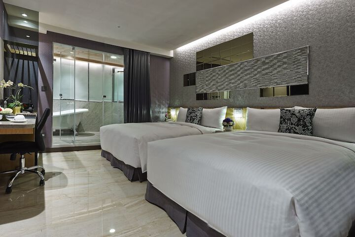 Room 6 of 36