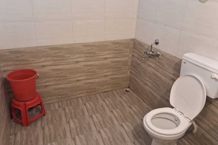 Room 10 of 15