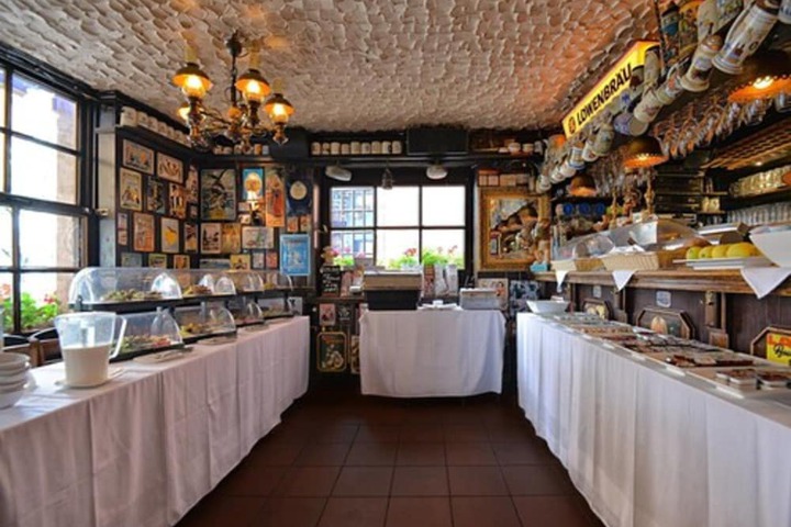 Breakfast/Coffee Service 78 of 107