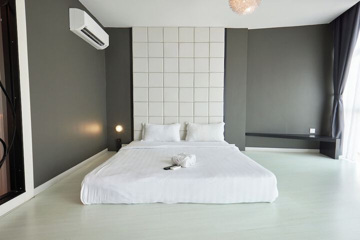 Room 35 of 87
