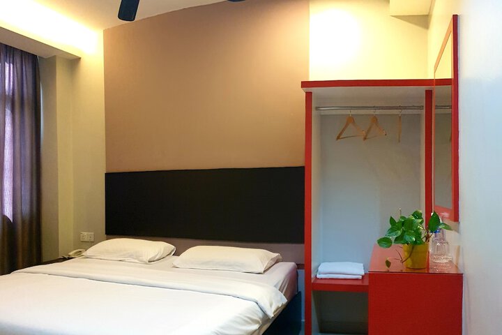 Room 10 of 35
