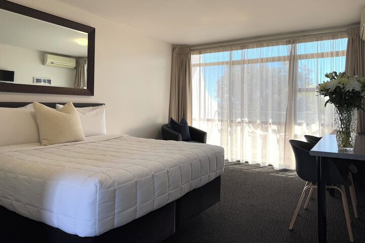 Room 6 of 53