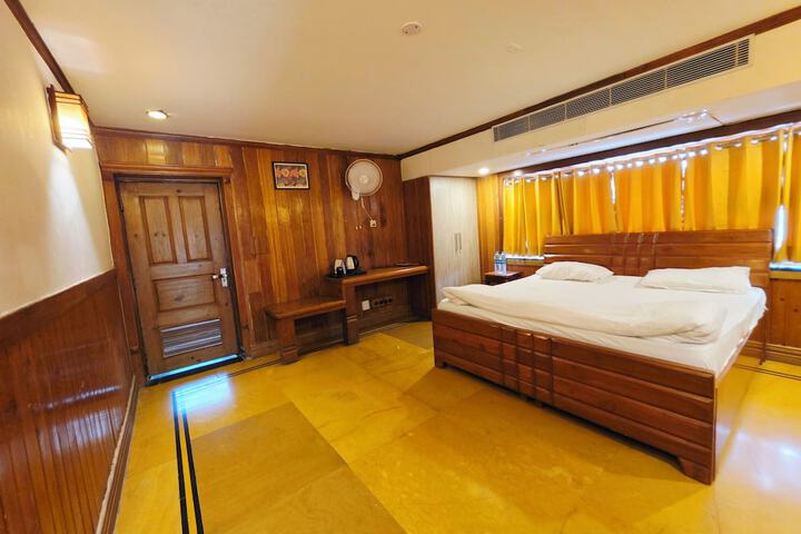 Room 21 of 181