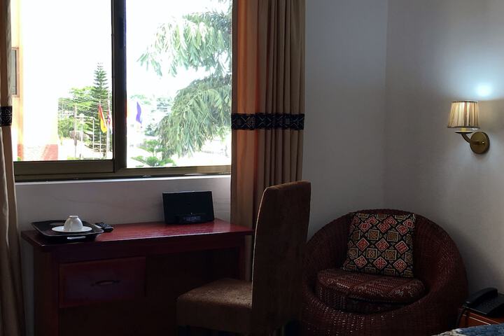 Room 5 of 89