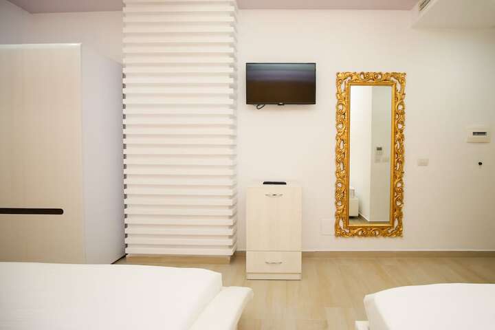 Room 28 of 51