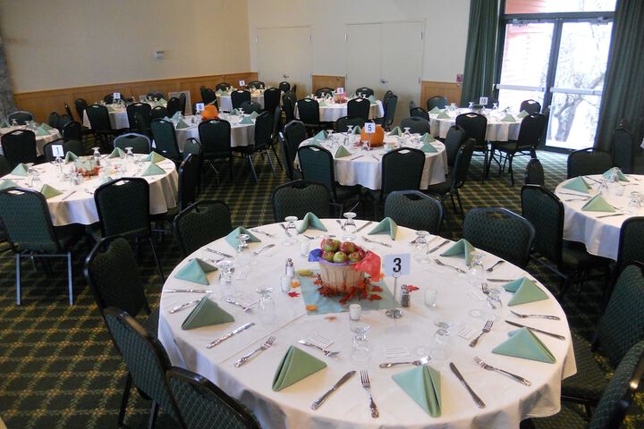 Ballroom/Hall 110 of 191