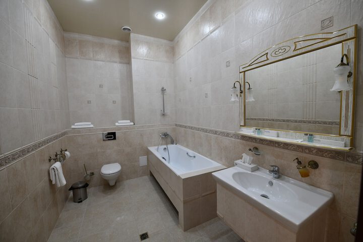 Room 16 of 29