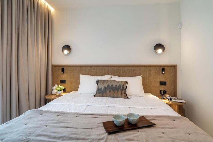 Room 5 of 60